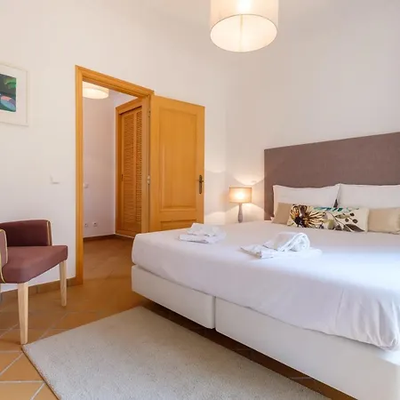 Townhouse Leonor De Aragao *